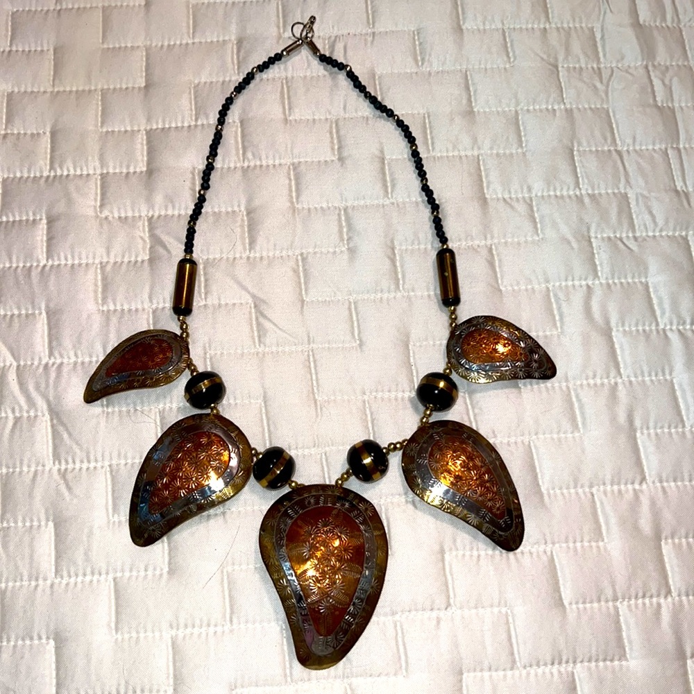 GORGEOUS STATEMENT PIECE